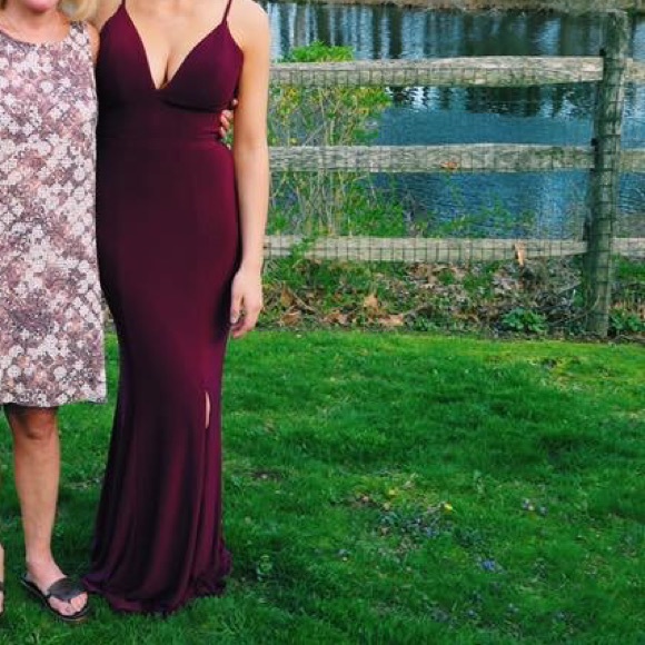 Faviana Jersey V-Neck Dress - Picture 8 of 8